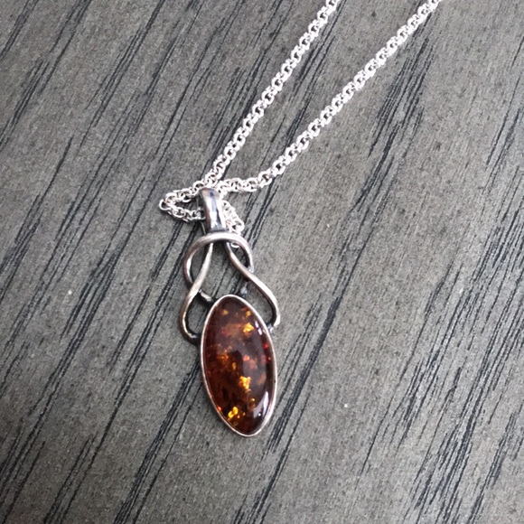 Baltic amber and sterling silver necklace - Picture 2 of 4